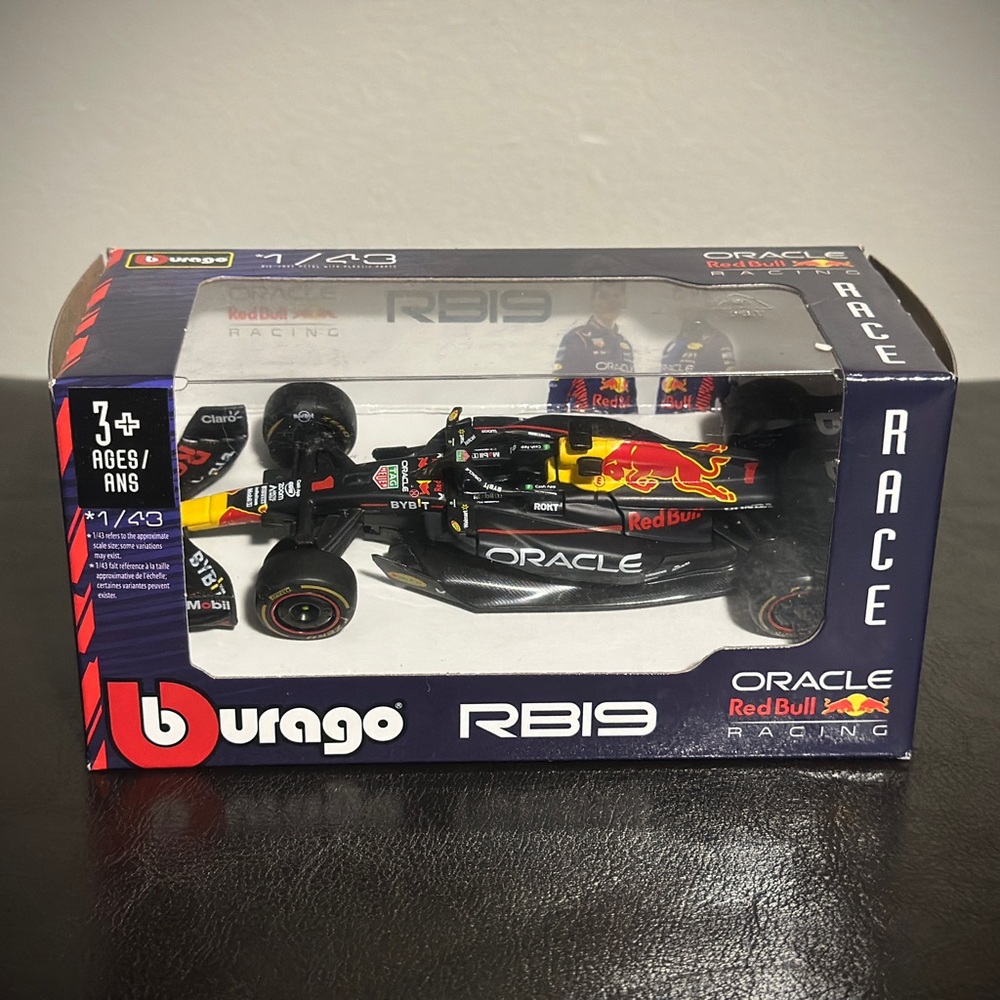 Red Bull Racing RB19 Toy Car